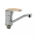 Смеситель для кухни и раковины шаровый, поворотный излив 15 см, ручка с вставкой цвета янтарь, цвет корпуса ХРОМ.