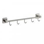 Вешалка с пятью крючками прямая, из нержавеющей стали, с квадратным основанием, цвет САТИН.